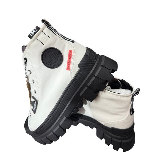Palladium Revolt Hi Tx Star White Size 8.5 Womens - Picture 1 of 5
